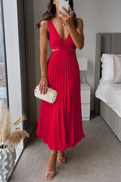 Gabrielle™ | V-Neck Cut-Out Pleated Maxi Dress