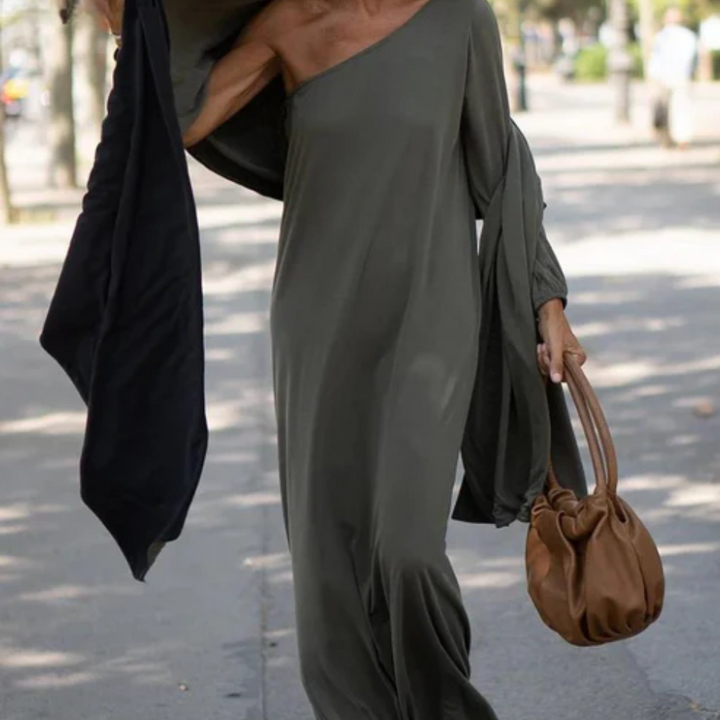 Stella® | Elegant and lightweight one-shoulder dress